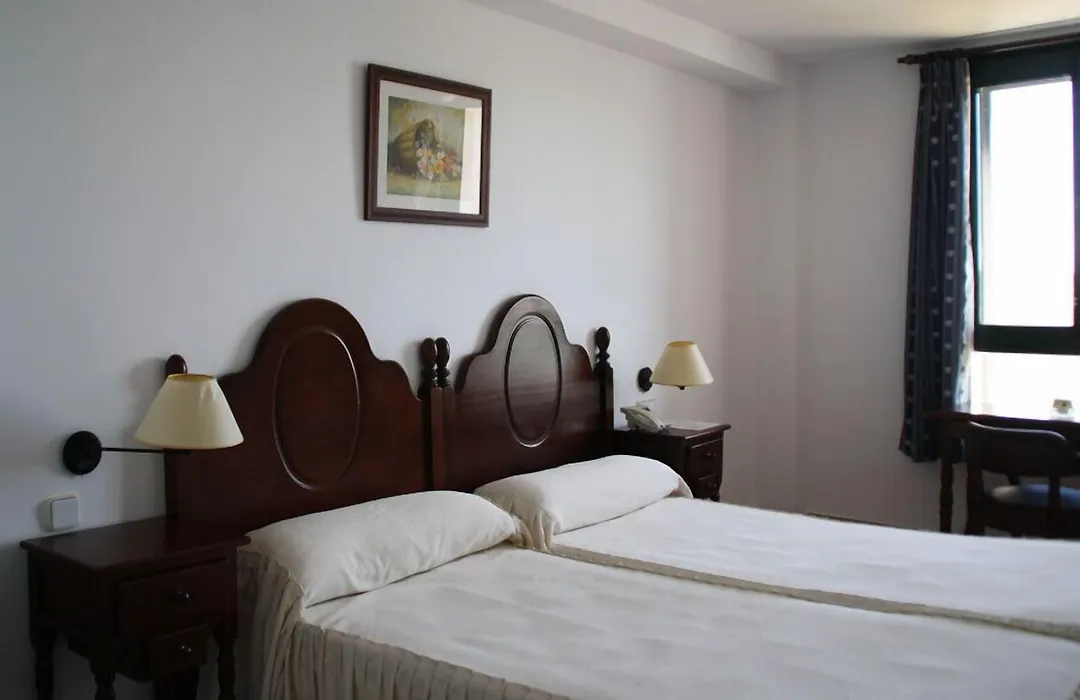 Hotel Tugasa Arco De La Villa-1